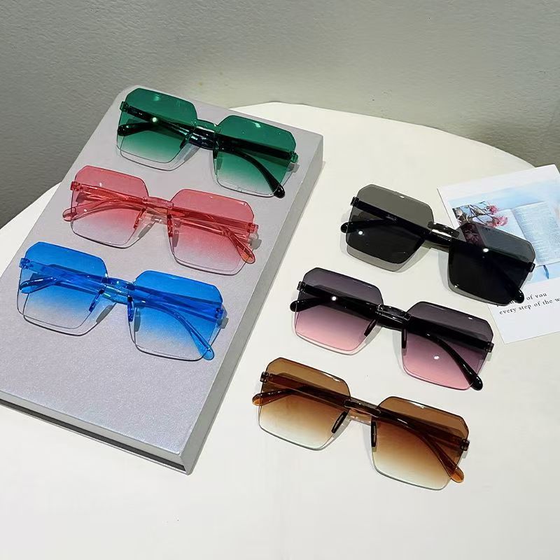 Vintage Outdoor Fashion - New Vintage Frameworkless Sunglasses Fashion PC