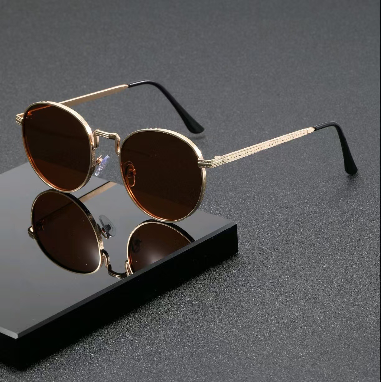 Fashion Classic Round Sunglass - Vintage Outdoor Fashion 评论和价格