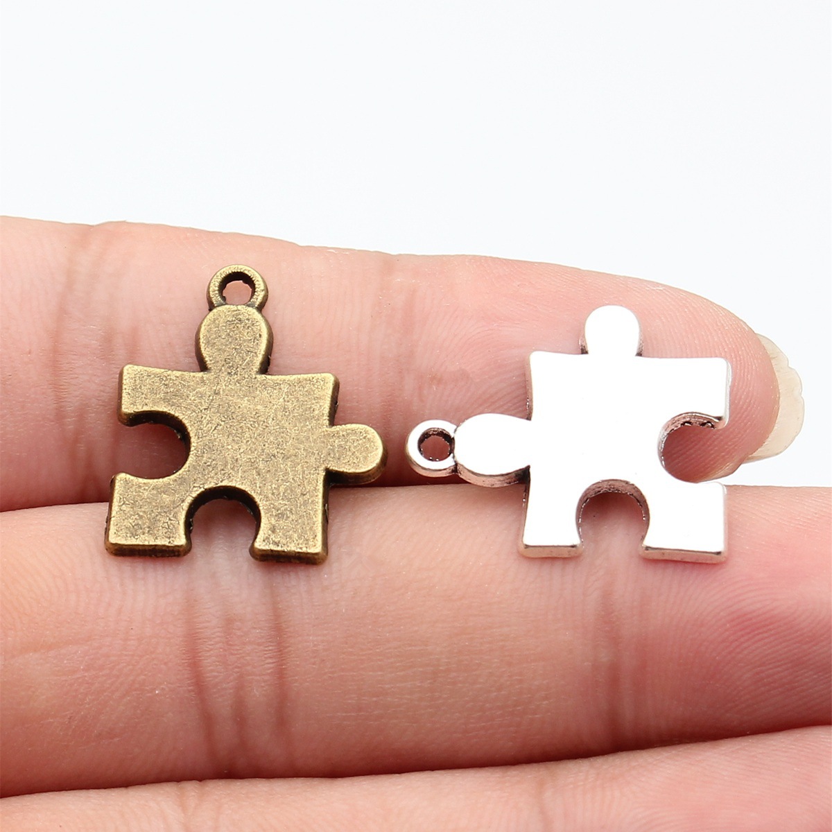 WYSIWYG 10pcs 23x20mm 2 Colors - Vintage Fashion Stores 评论和价格