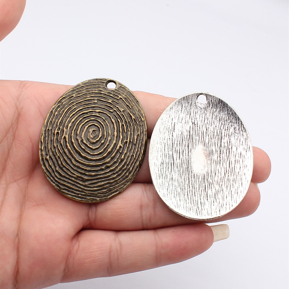 WYSIWYG 1pcs 59x47mm 2 Colors  - Vintage Fashion Stores 评论和价格